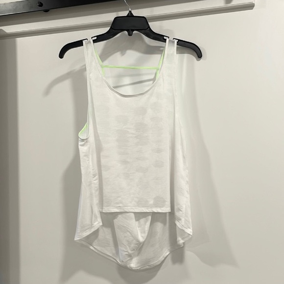 Lululemon High/Low Open Back 🥰 - Picture 9 of 13